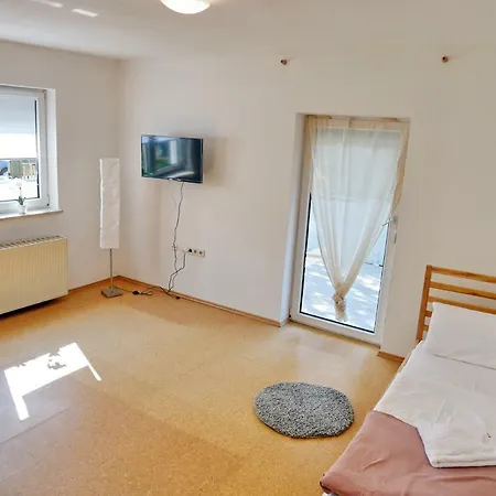 Apartment Sunnyhome Burgweinting Regensburg
