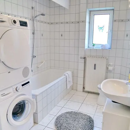Sunnyhome Burgweinting Apartment *